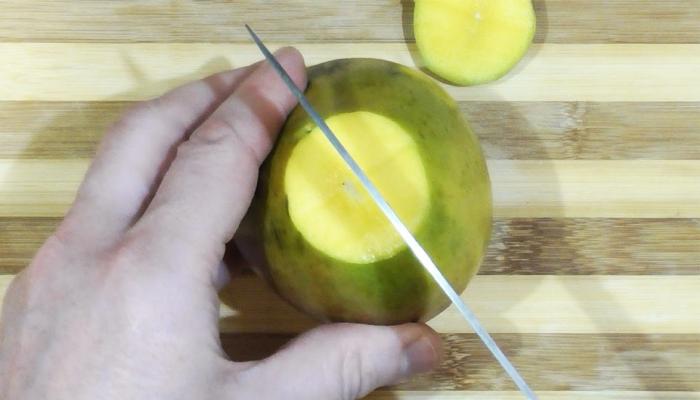 Как резать манго с косточкой